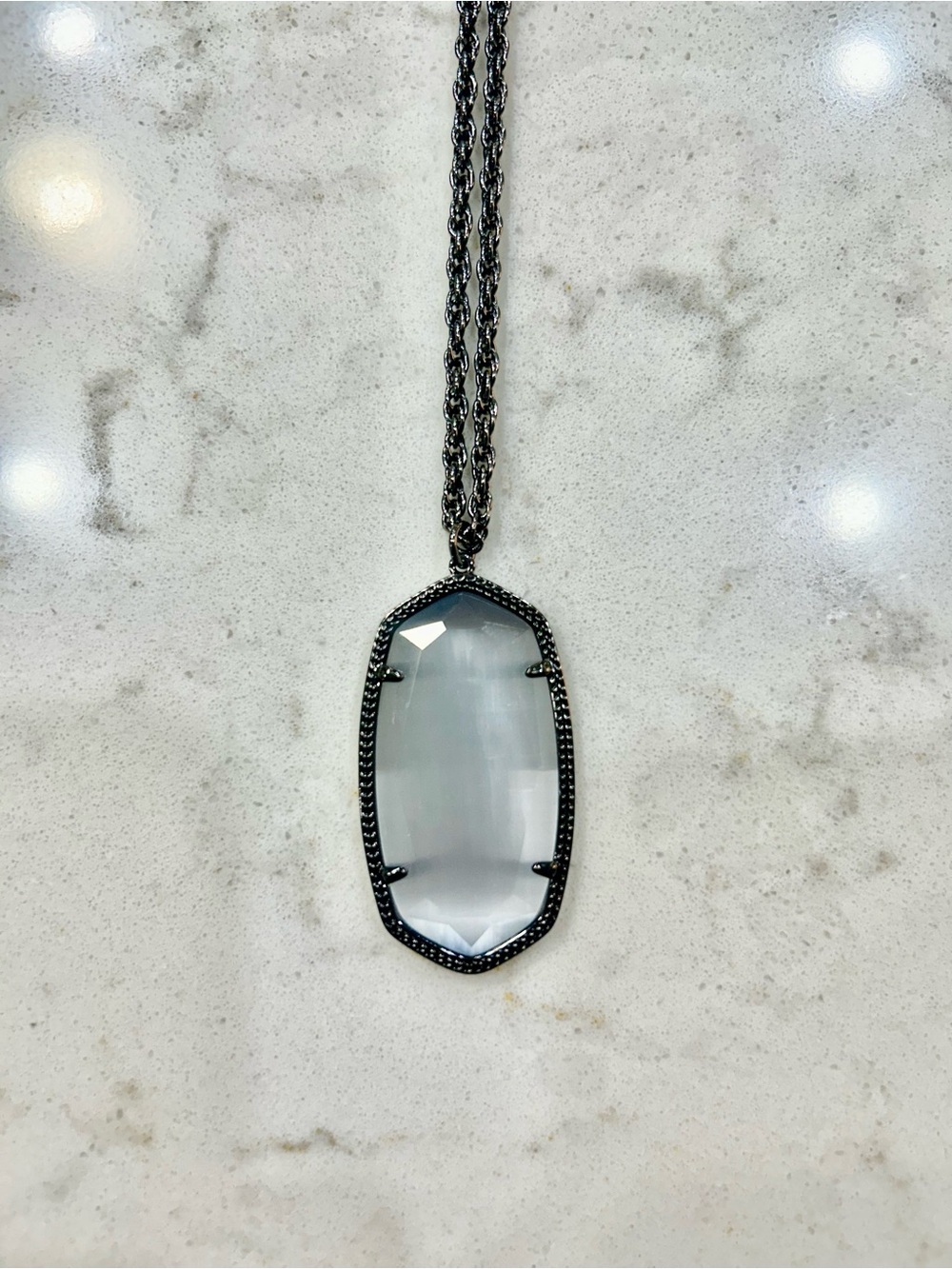 Kendra Scott White/Gray Faceted Pendant Necklace - Picture 1 of 3